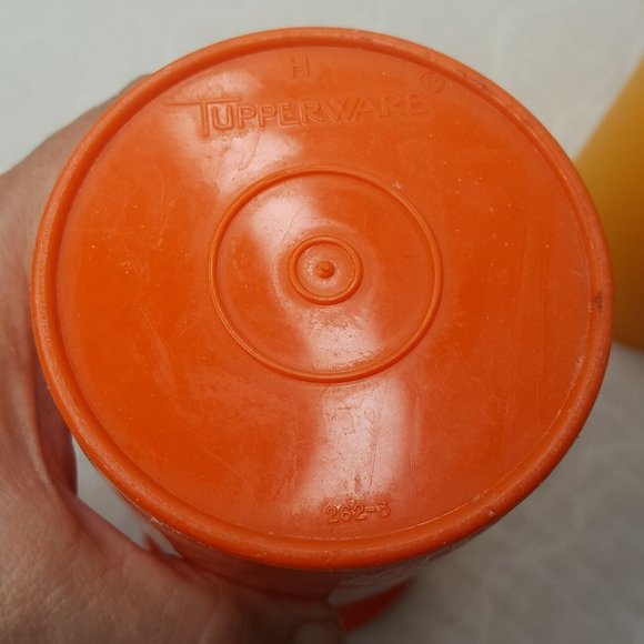 Lot of 2 VTG Tupperware Round Storage Containers w Lids Yellow Orange 8.5" Tall - Picture 2 of 4